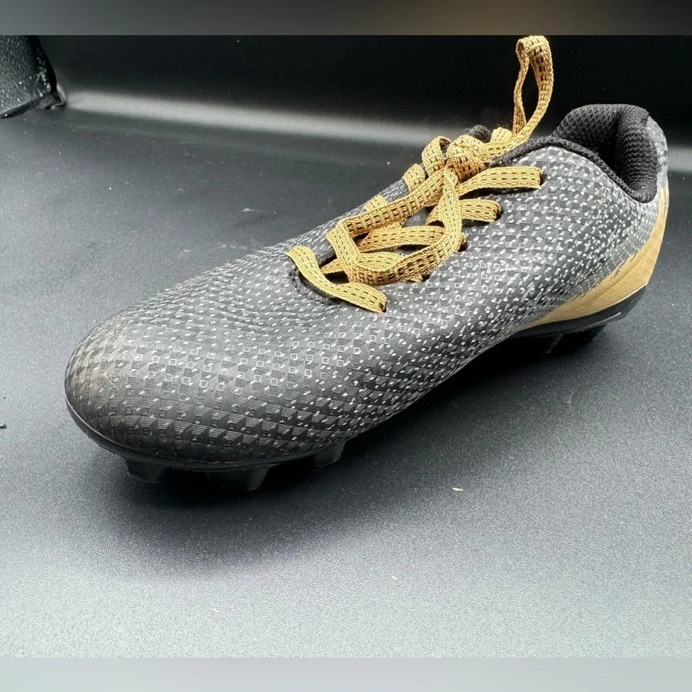 DSG Black and Gray Sneakers Modern Athletic Design